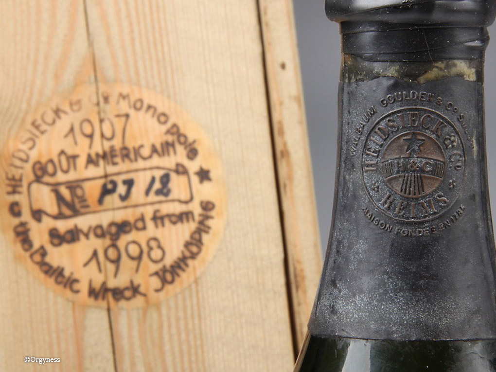 Une bouteille de champagne Heidsieck Monopole 1907 « repêché » aux enchères