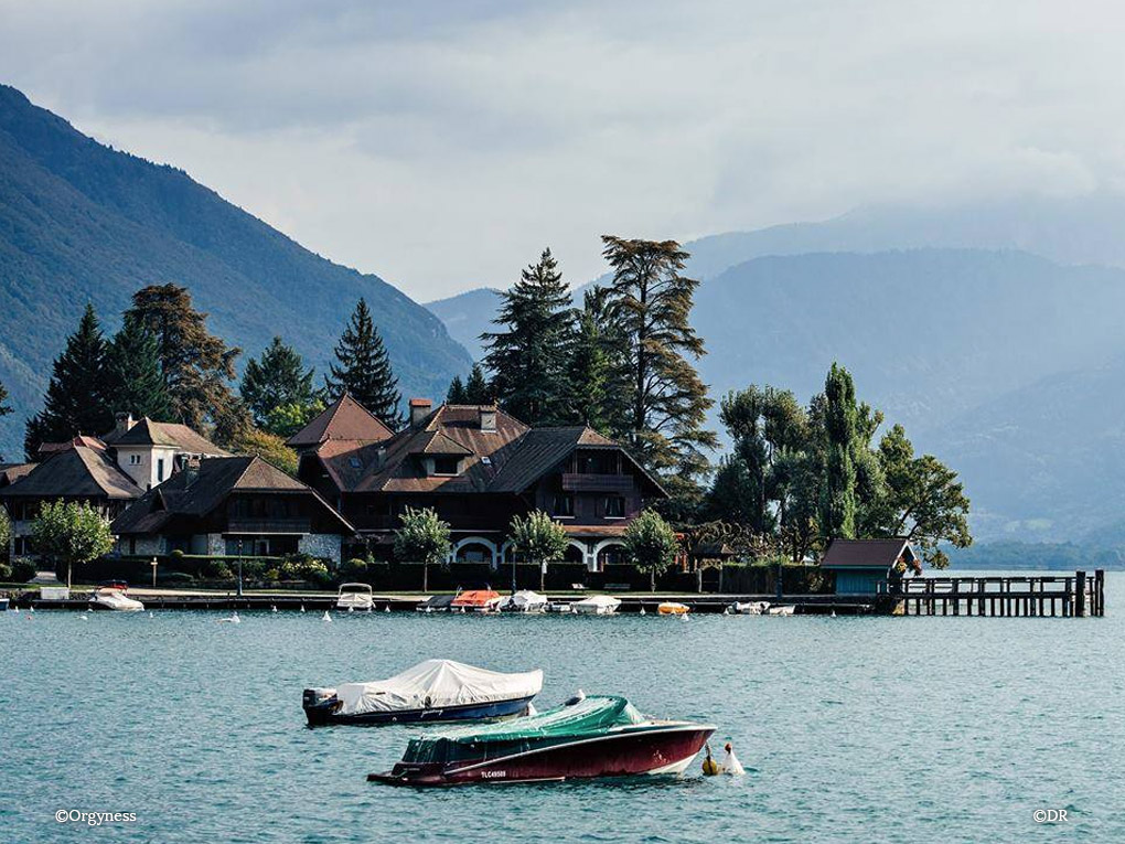 Il y a le feu au lac !